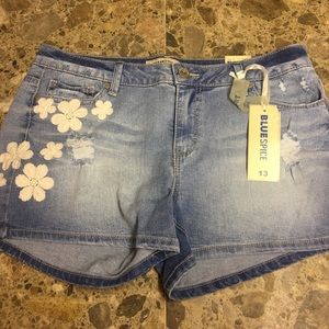 ⭐️NWT⭐️ Floral Denim Shorts (#73)